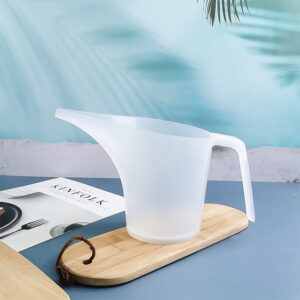 Plastic Measuring\Pouring Cup